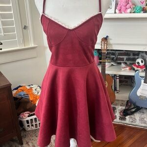 Burgundy and white mini dress with lace detailing #minidress #lacedetails